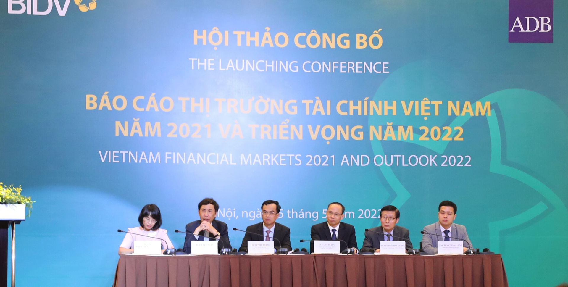 Nhìn lại thị trường tài chính Việt Nam năm 2021 và dự báo triển vọng cho năm 2022